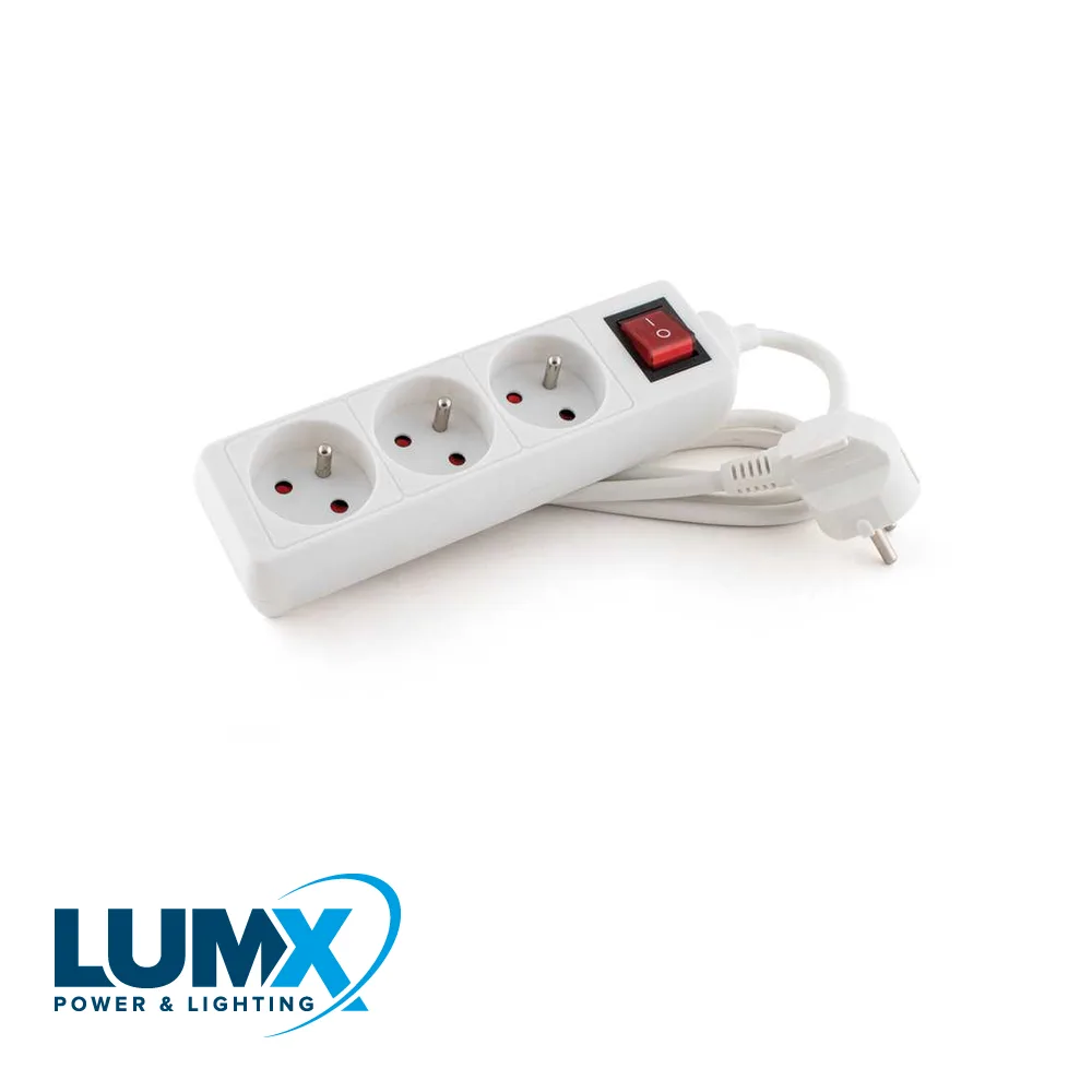Prise avec interrupteur - triple, H05VV-F vinyl, 3G 1,5 mm² - 1,5 m - LUMX