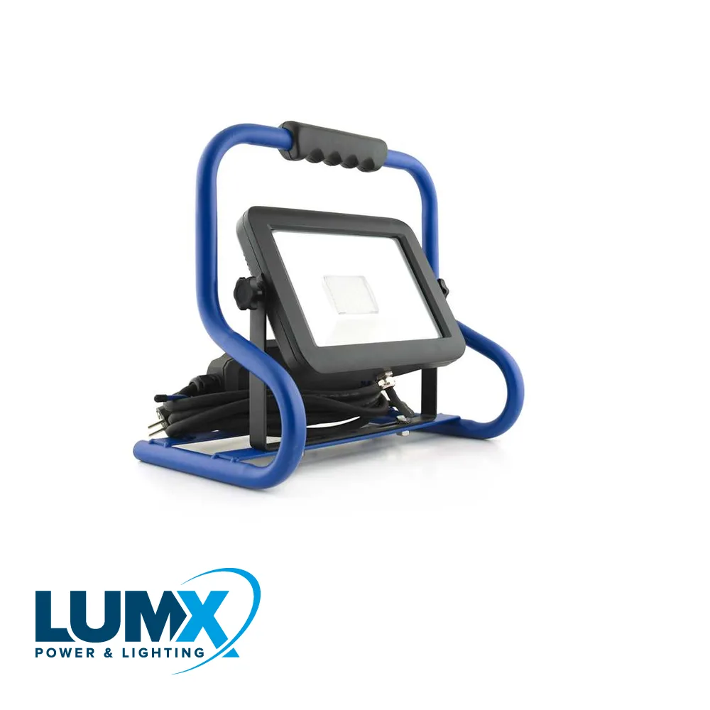 LUMX Lampe de chantier LED - N-50, sur pied, 50 W, IP 54, 4000 °K - H07RN-F, 3 m