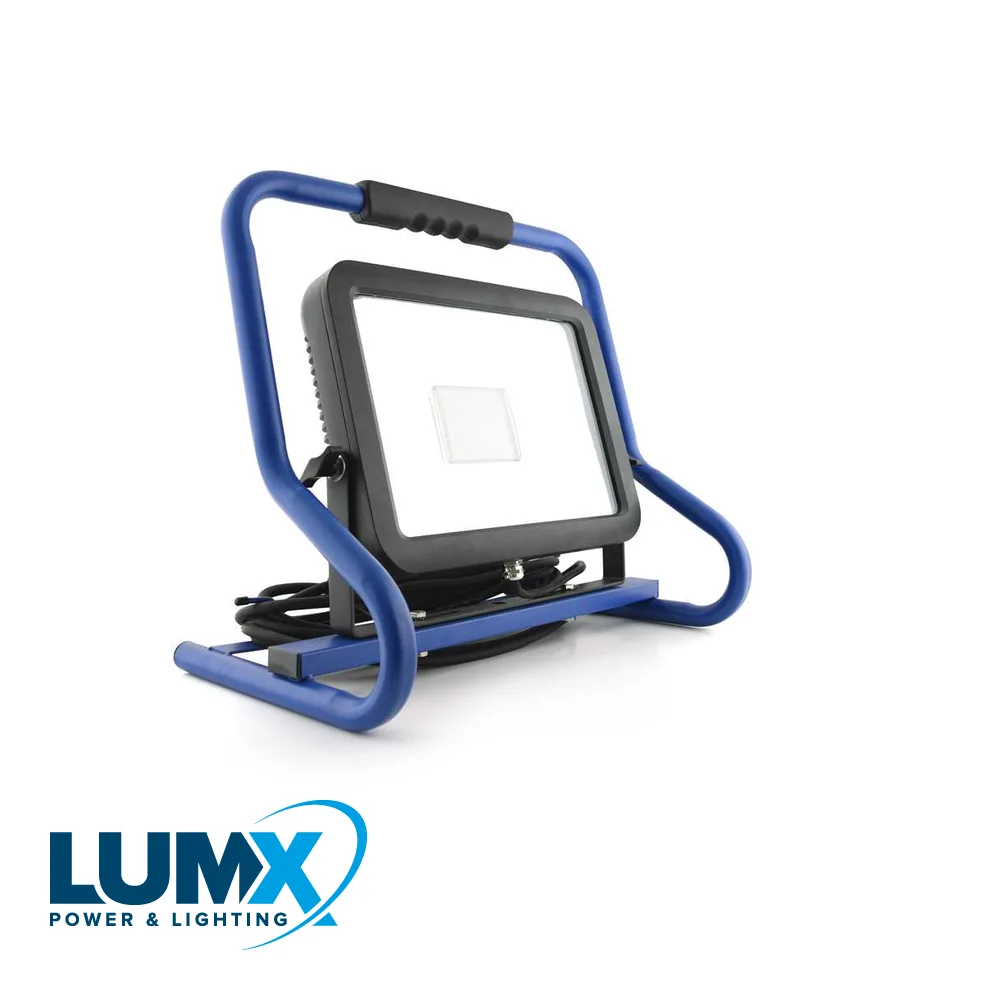 LUMX Lampe de chantier LED - N-120, sur pied, 120 W, IP 54, 4000 °K - H07RN-F, 5 m